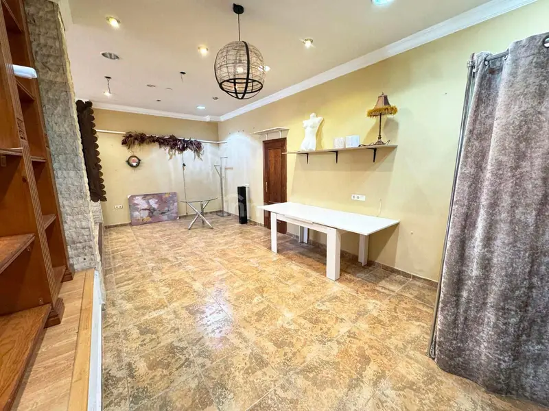 Local Comercial en Alquiler en Alicante Centro 87m²