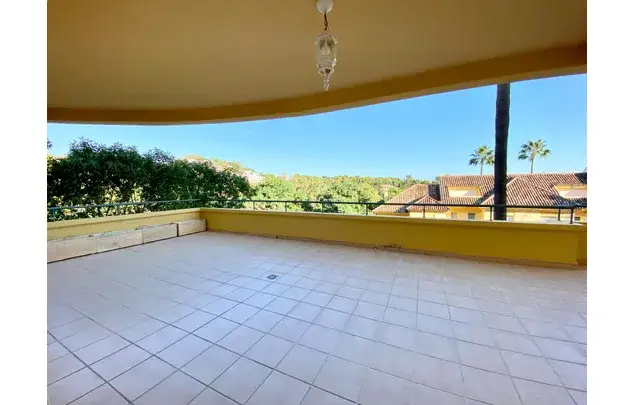 Alquiler Apartamento 3 Dormitorios 229m2 Marbella
