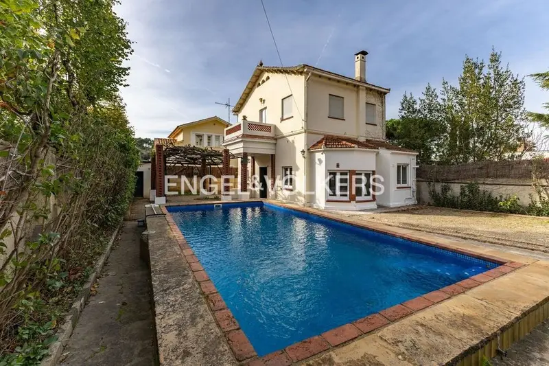 Casa en Sant Cugat del Vallès 4 dormitorios 2 baños