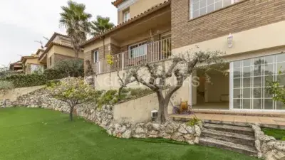 Casa en Alquiler Canet de Mar: 3 Dormitorios, Jardin, Vistas al Mar