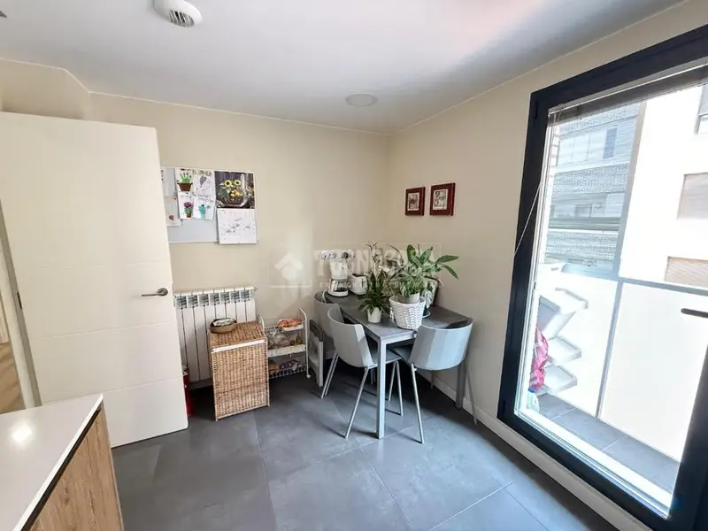 Piso en venta en Zaragoza: 120m², 4 dormitorios, 2 baños, terraza y parking