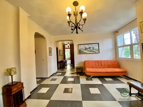 Finca con Piscina y Jardines para Reformar cerca de Alicante