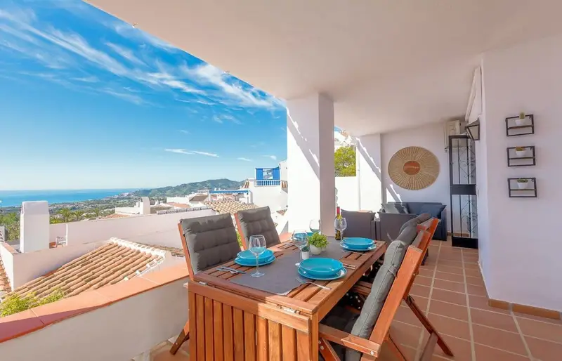 Apartamento 2 Dormitorios Nerja Alquiler Piscina Wifi