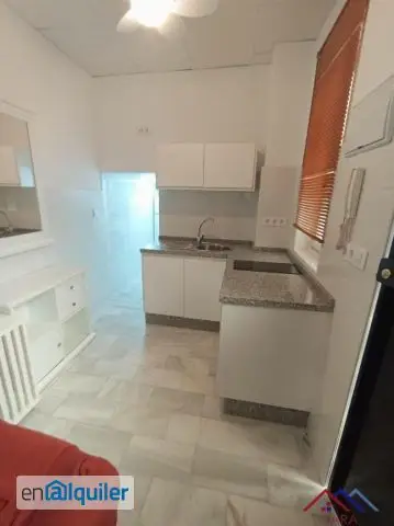 Alquiler de Apartamento 1 dormitorios, 1 baños, 0 garajes,