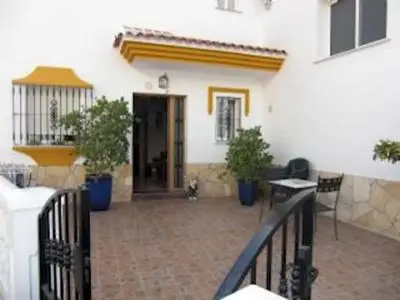 Casa Moderna en Cómpeta con Garaje Ideal para Familias