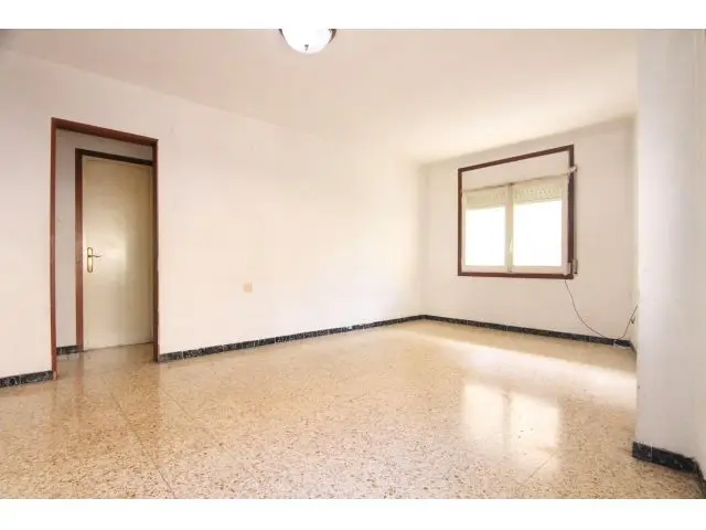 Piso 4 Habitaciones Poble Sec Para Reformar Luminoso
