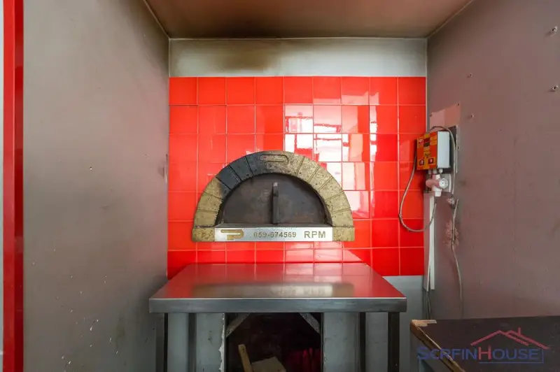 Venta Local Comercial con Terraza en Santoña Centro