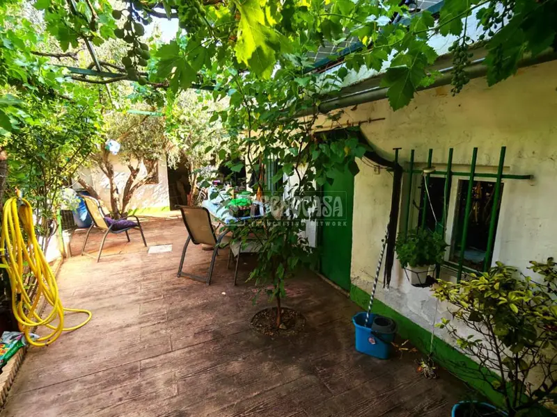 Casa Rural en Terreno de 1000m2 con Vivienda Prefabricada