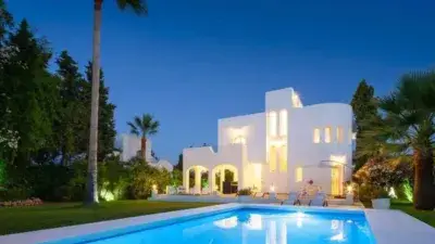 Villa de Lujo en Nueva Andalucía 4 Dormitorios Piscina Privada