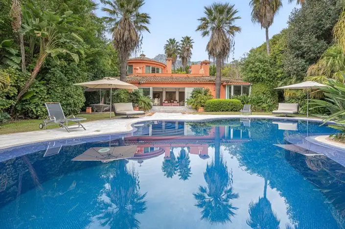 Villa de Lujo en Milla de Oro 4 Dormitorios