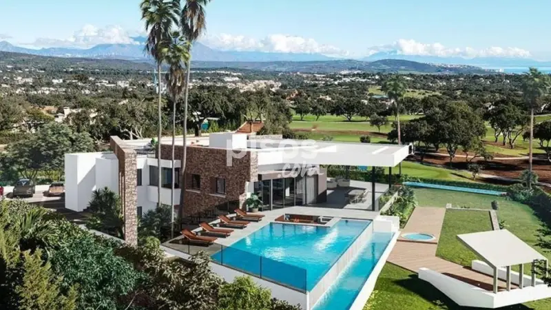 Villa de Lujo en San Roque Club  Campo de Golf