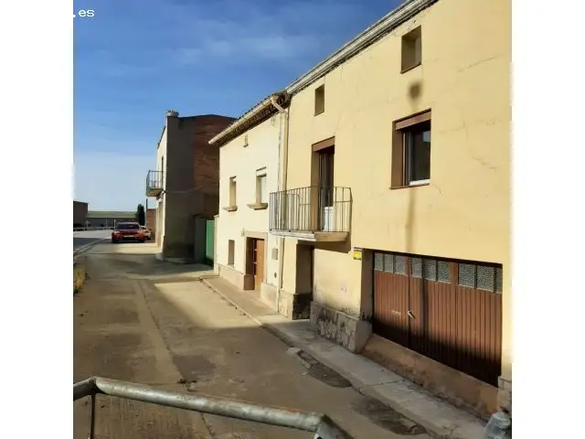 Casa Pueblo 3 Plantas 245m2 3 Dormitorios 2 Baños Garaje Huerto