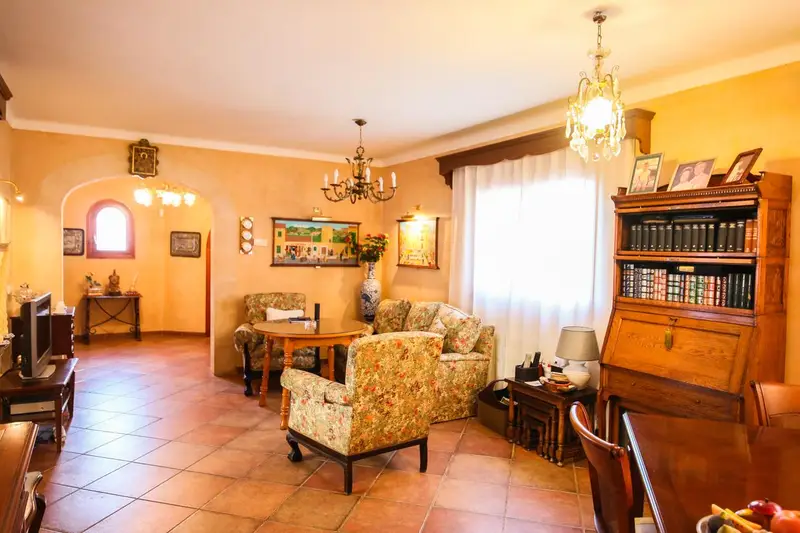 Casa Adosada 4 Habitaciones 3 Baños Garaje Patio Campos
