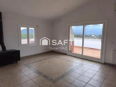 Casa Vacarisses Montserrat: 3 Dormitorios, Terraza y Vistas