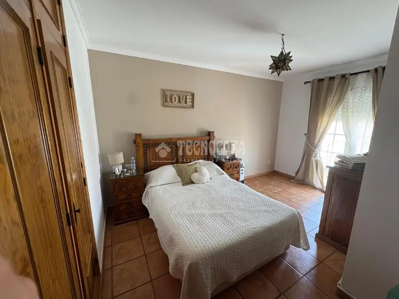 Casa Adosada en San Roque con 3 Dormitorios y Jacuzzi