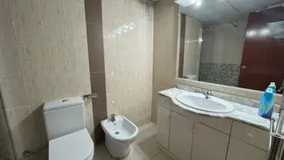 Alquiler piso 100m² 3 habitaciones  Buen estado