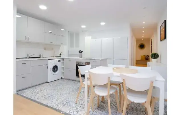 Alquiler de Habitaciones en Madrid - Apartamento Amueblado 8 Dormitorios