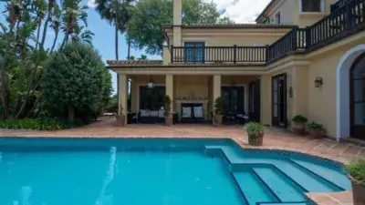 Chalet de Lujo en Venta: 6 Dormitorios, Piscina y Vistas Panorámicas