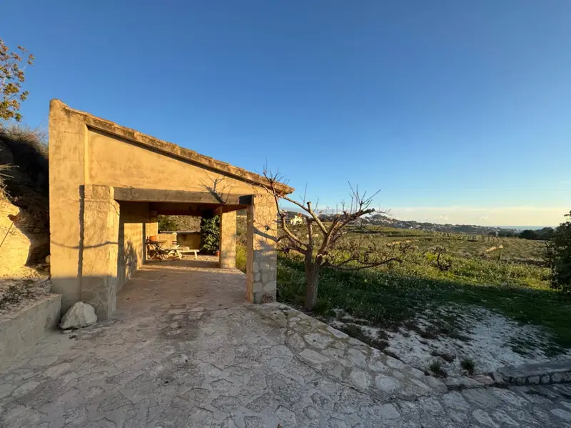 Casa Rústica con 2 Dormitorios en Venta Moraira