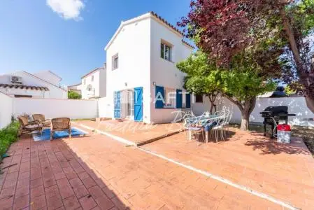 Casa Adosada Reformada 2 habitaciones y con Jardín Privado – Santa Margarita