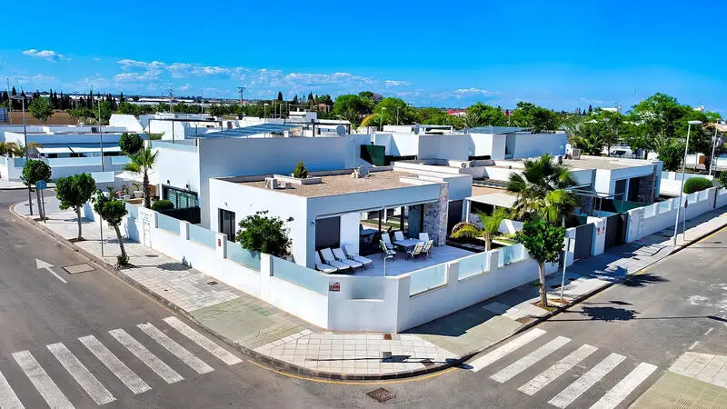 Villa en Venta Pilar de la Horadada 3 Dormitorios Piscina Privada
