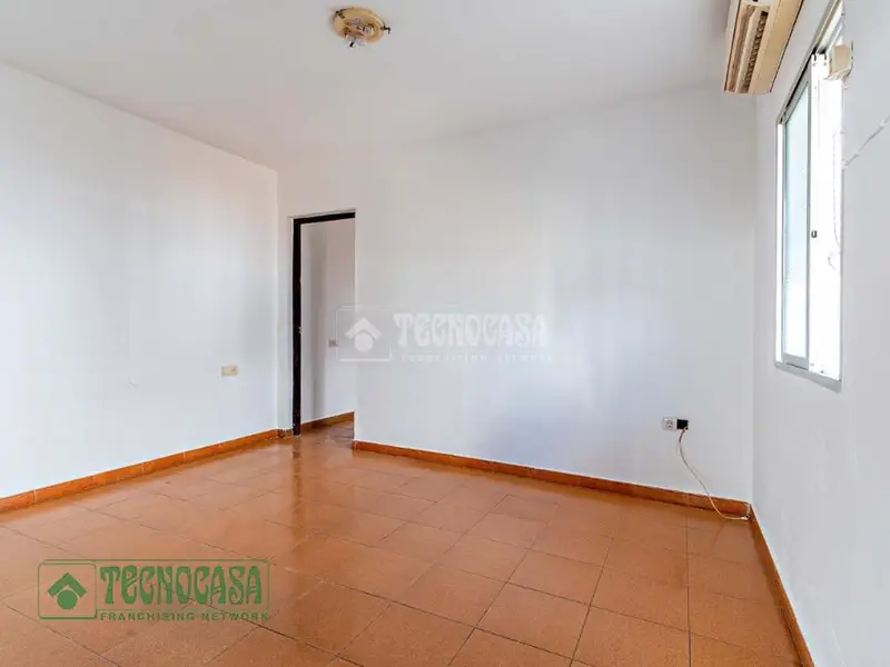 Casa Mata en Álora con Dos Viviendas y Patio