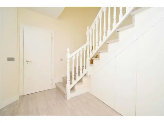 Vivienda Moderna 4 Dormitorios Garaje Patio Reformada