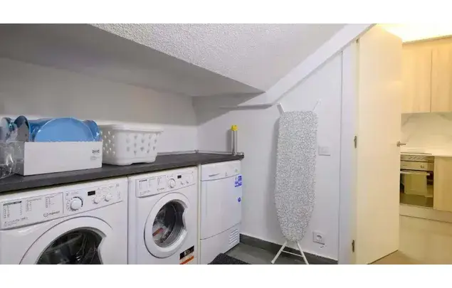 Habitaci	ón 220m	² Madrid - Terraza - Gastos Incluidos