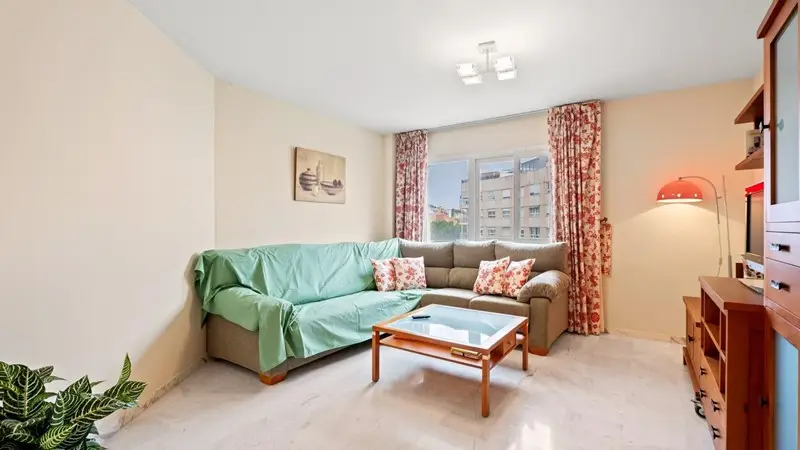 Apartamento Semiestreno 2 Dormitorios Teatinos Malaga
