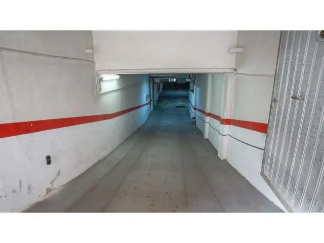 Garaje Cerrado en Alquiler Avenida Ronda