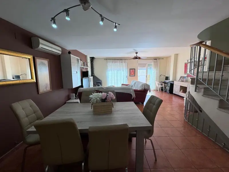 Adosado en Venta Burriana 215m2 4 habitaciones Piscina