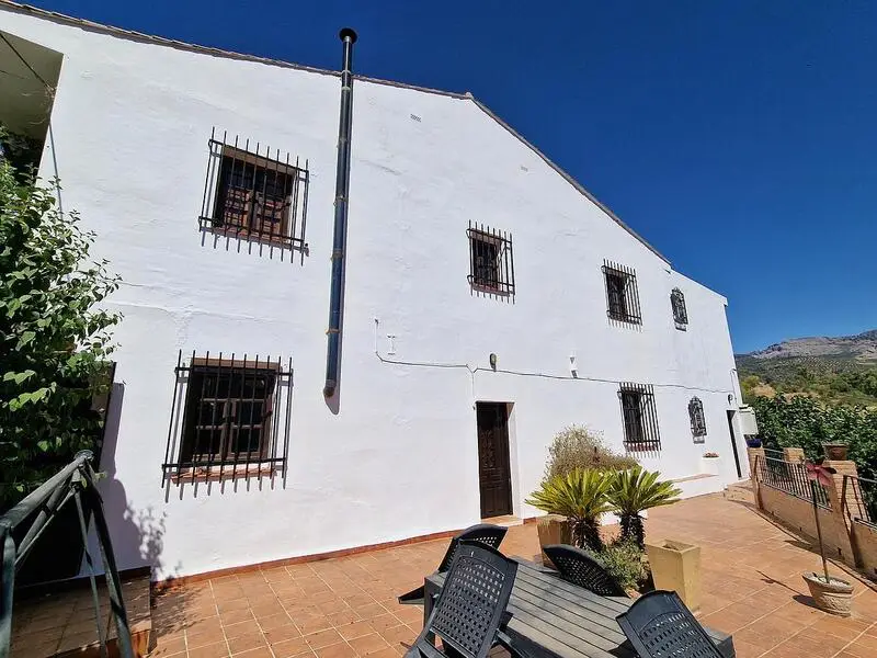 Cortijo Del Puente Riogordo 5 Dormitorios 5 Baños Gran Propiedad