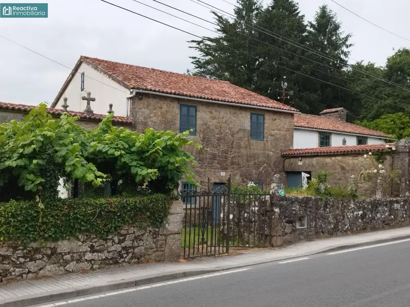 Casa en Ames para restaurar con gran potencial negocio