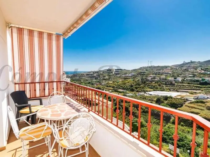 Apartamento en Torrox con Vistas al Mar - 2 Dormitorios