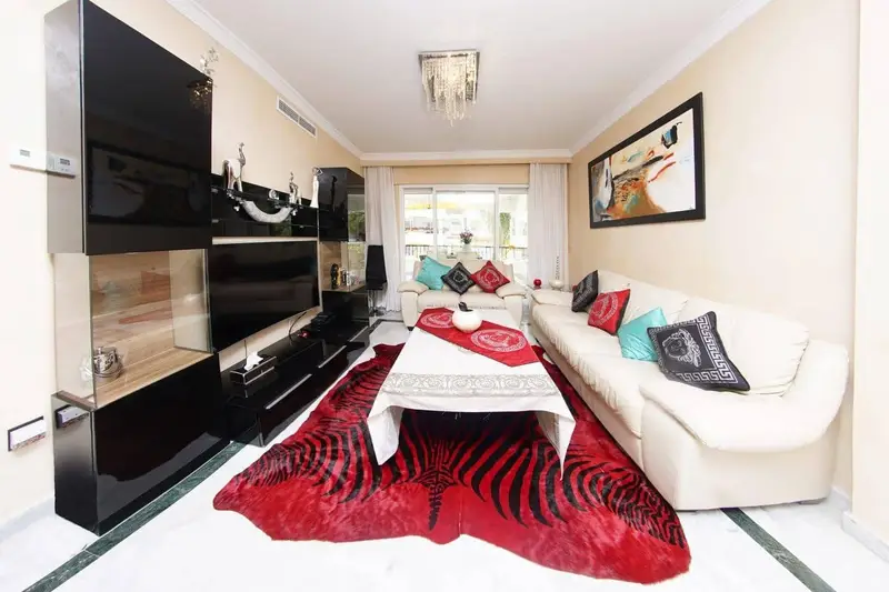 Apartamento en Alquiler Puerto Banus  Moderno y Reformado
