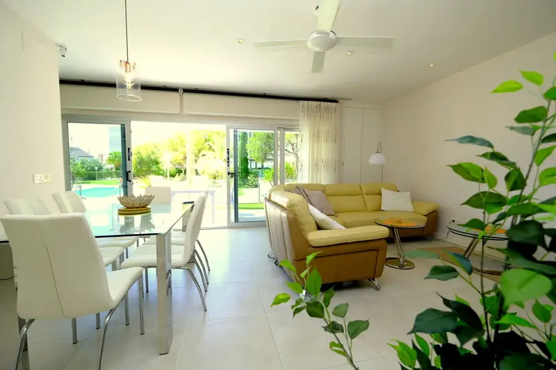 Apartamento 3 Dormitorios Los Dolses