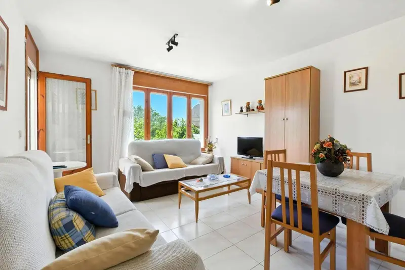 Apartamento en Venta Empuriabrava con Terraza Jardin y Piscina