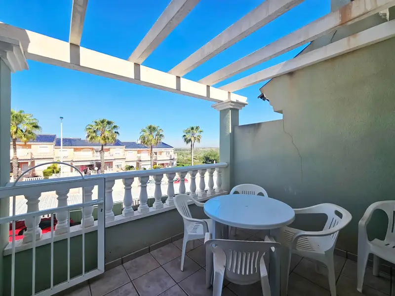 Bungalow en Gran Alacant cerca de la playa con piscina y solarium