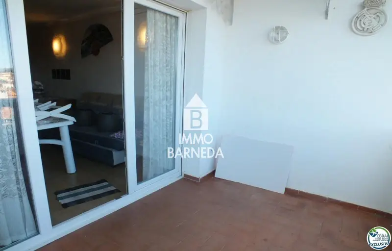 Apartamento en Empuriabrava con Vistas al Canal