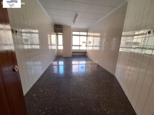 Oficina Zona Centro Albacete 25m2 2 Aseos Luminosa Cerca Colegios