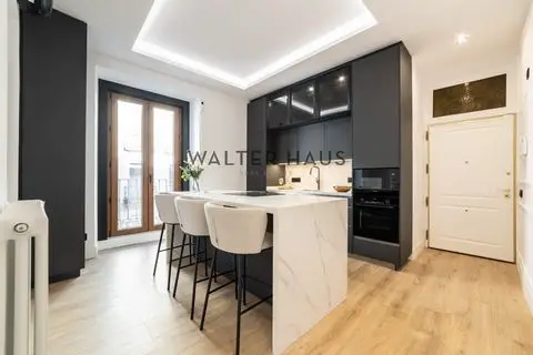 Piso Exterior Reformado en Justicia Madrid 2 Dormitorios 2 Banos 5 Balcones