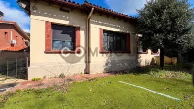 Casa en Venta en Sant Miquel de Balenyà: Torre Reformada con Jardín
