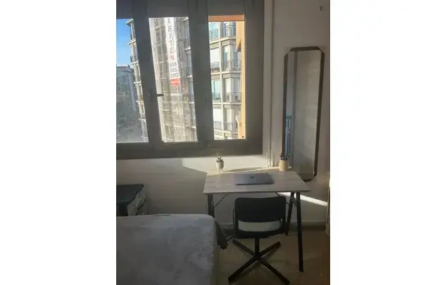 Apartamento 5 Dormitorios Barcelona 110m2 Alquiler 3-24 Meses