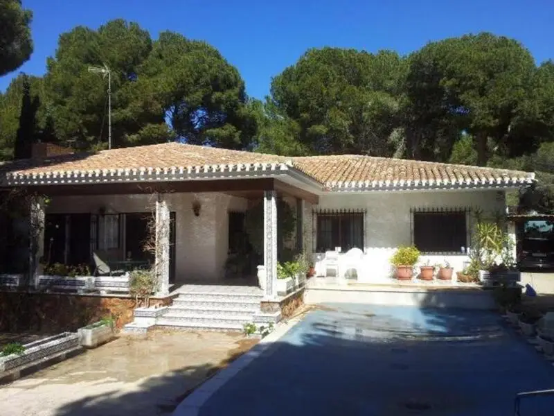 Villa en Venta 6 Dormitorios Campoamor