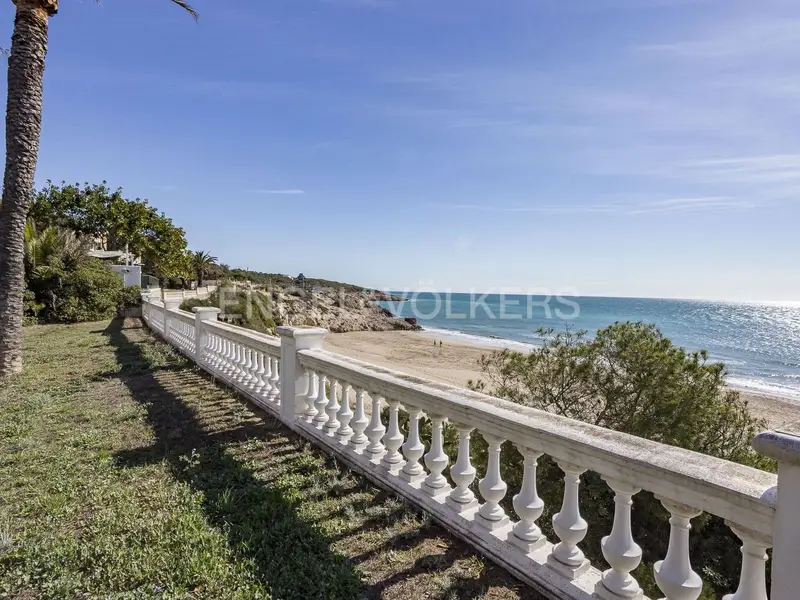 Chalet en Vilanova i la Geltru con acceso directo a la playa
