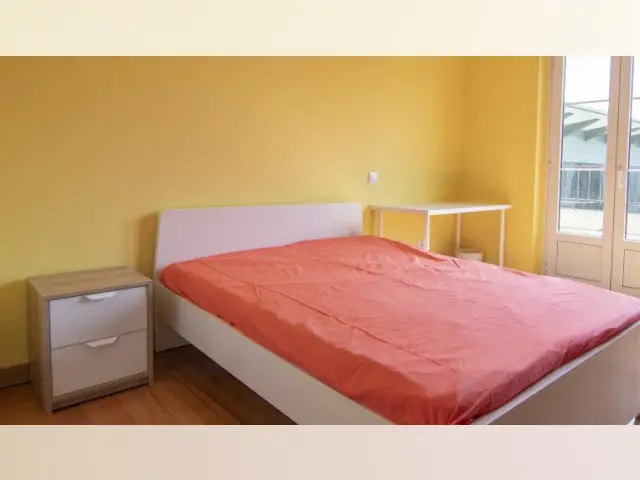 Se alquilan habitaciones en un apartamento de 7 dormitorios en Prosperidad, Madrid