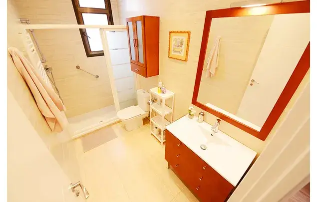 Habitaci
ón 90m
² Bilbao Estancia Mediana