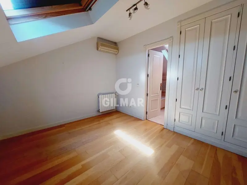 Chalet Pareado 7 Dormitorios 6 Banos Alcobendas Madrid