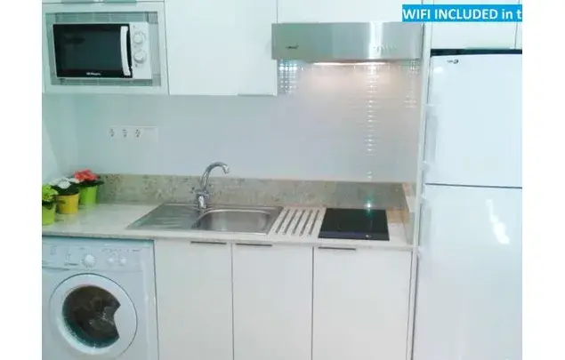 Estudio Amueblado en Murcia Centro con Aire Acondicionado y Secadora