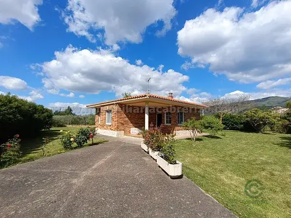 Casa con Terreno en Nalda 3 Dormitorios Jardin Barbacoa